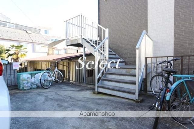 ECOLEの玄関写真