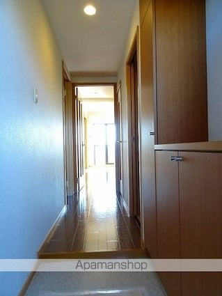 東京都羽村市緑ヶ丘５丁目[2LDK/56.57m2]の玄関