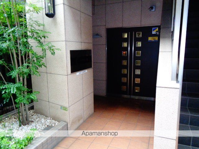 コンフォリア池尻の玄関写真