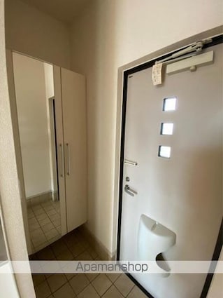 ディアコート林Ⅱ[2K/30.85m2]の玄関