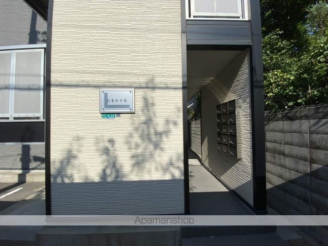 レオパレスひまわり荘の玄関写真