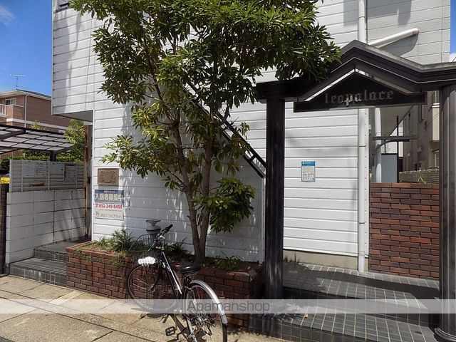 レオパレス小田井の玄関写真