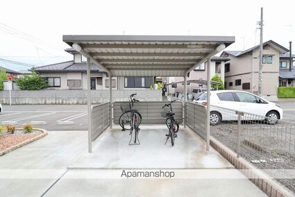 トロワ・エトワール[1R/32.23m2]の駐車場