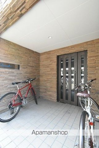 グランディール学園前の玄関写真
