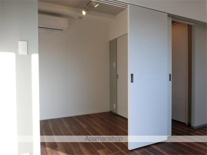 ＺＯＯＭ新宿西落合[2K/30.42m2]のリビング・居間