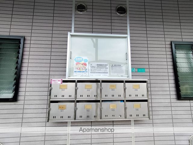 ハイツ東沖 Nの玄関写真