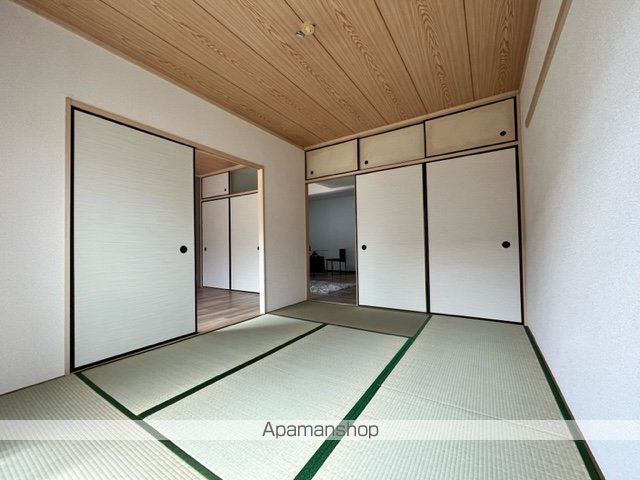 エスティアの内装写真