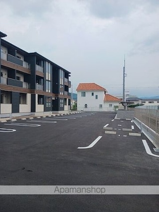 和歌山県和歌山市紀三井寺[1LDK/49.6m2]の駐車場