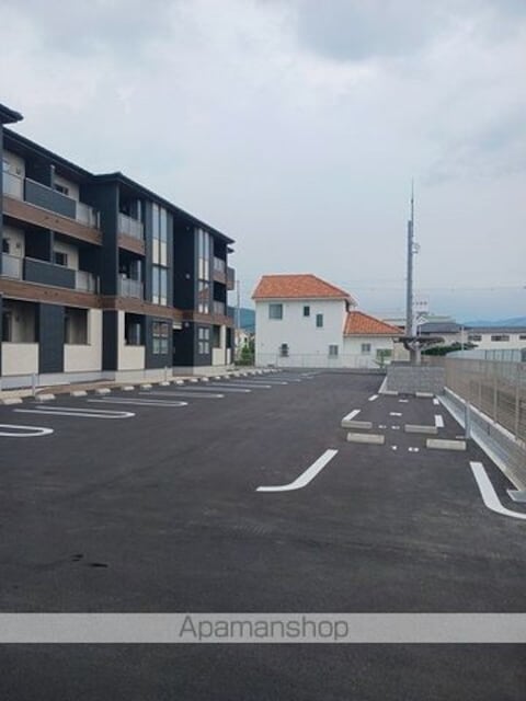 和歌山県和歌山市紀三井寺[1LDK/49.6m2]の駐車場