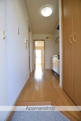 アーバン・ド・ジュネス小松島[1K/26.5m2]の玄関