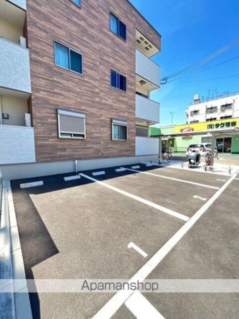 和歌山県和歌山市中之島[1K/28.71m2]の駐車場