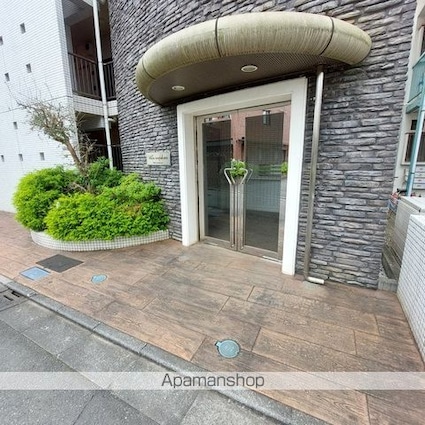 東京都三鷹市新川６丁目[1LDK/46.4m2]のエントランス