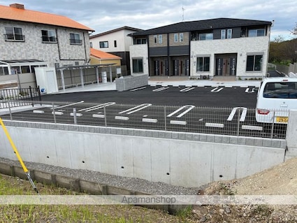 サードニクスーＫ[1LDK/50.01m2]の駐車場1