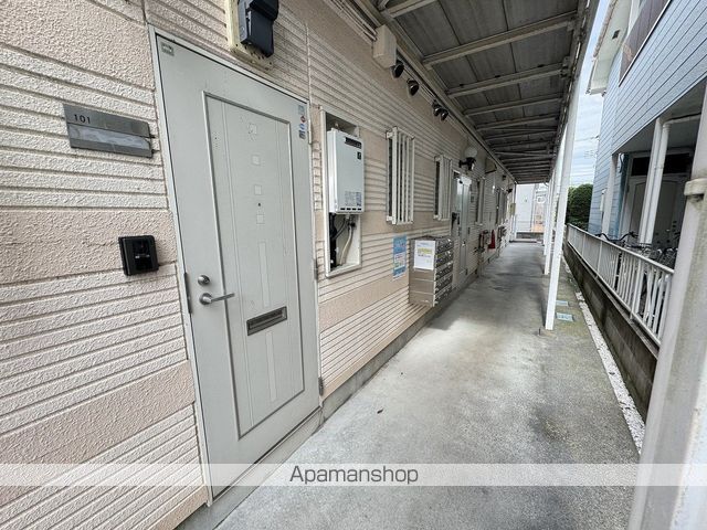 スペースメモリーズの玄関写真