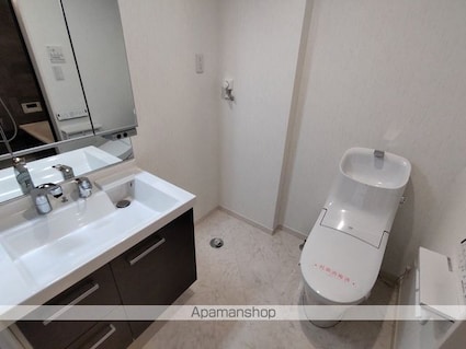 グランドソレイユ元町[1R/48.63m2]の洗面所