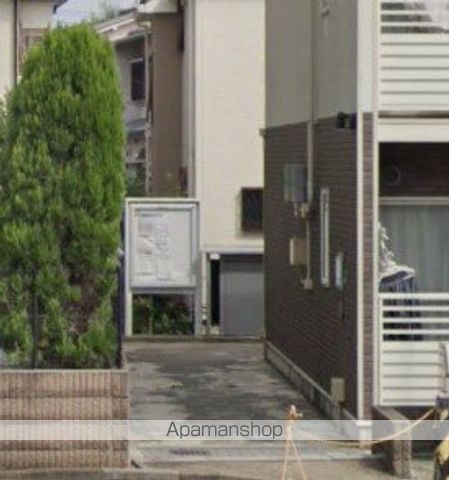 レオネクスト小関2の玄関写真