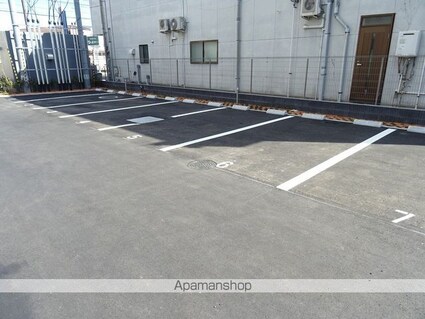 ＣＩＮＺＡ若林[1K/25.66m2]の駐車場