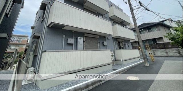 コーラル西船橋の玄関写真