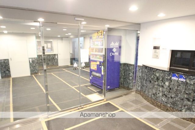 ガーデンヒルズ中山の玄関写真