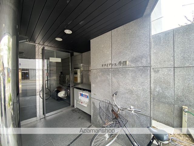 リライアンス牛田の玄関写真