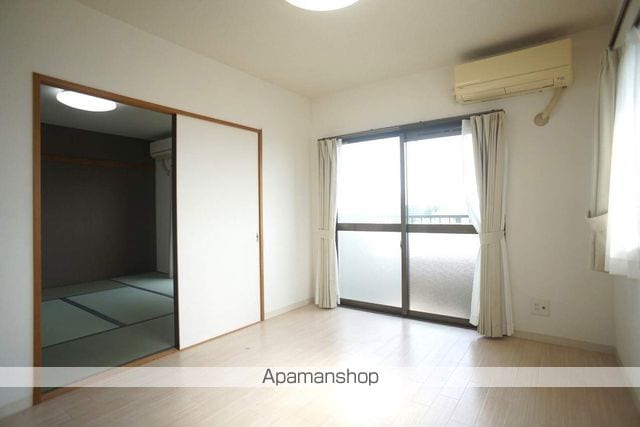 RAFFINE泉の内装写真