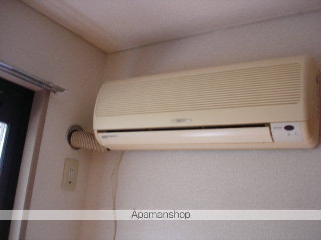 クレストールKZの内装写真