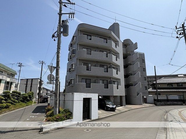 サンパティーク泉中央の外観写真