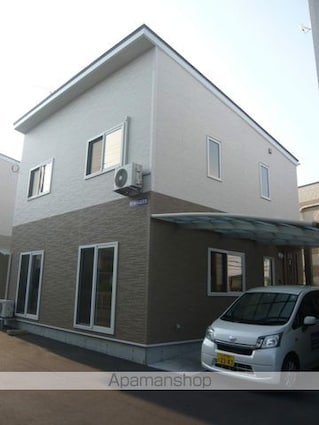 サンルーム長者[4SLDK/105.98m2]の駐車場1