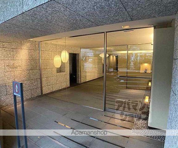 京阪電気鉄道京阪線 清水五条駅 徒歩4分 11階建 築11年の玄関写真