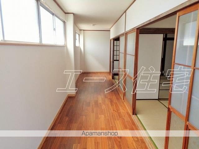 予讃線 伊予西条駅 徒歩12分 3階建 築43年の内装写真