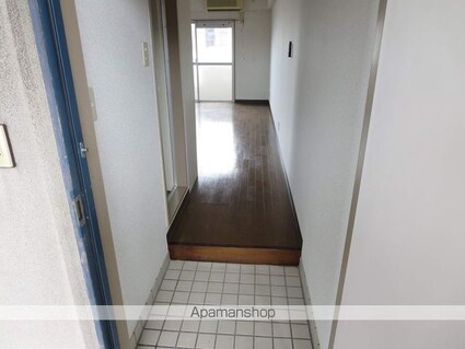 郡家ビル[1R/26.49m2]の玄関