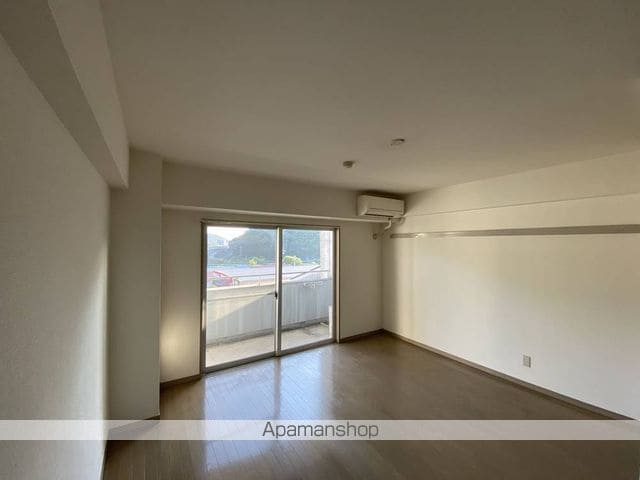 コザックスの内装写真