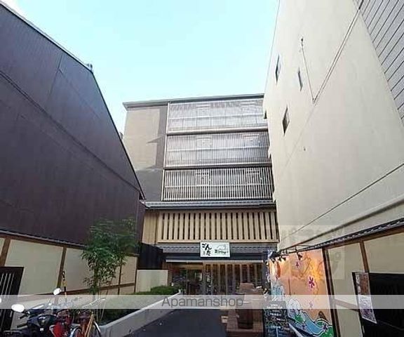 雅綾小路の外観写真