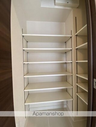 ロイヤルガーデン県庁前第２[3LDK/73.25m2]の玄関