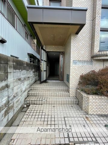サンサーラ大町の玄関写真