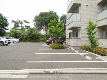 サンカンタンビス[1LDK/46.7m2]の駐車場2