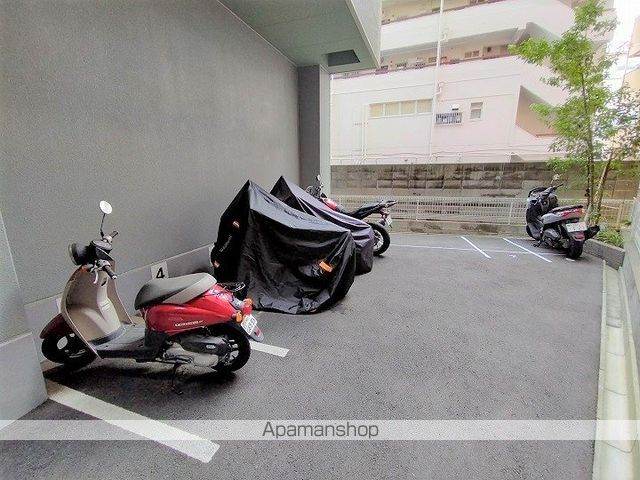 ロイヤルクイーンズパーク吹田片山町の内装写真