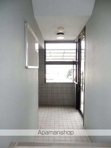 スリーサンズの外観写真