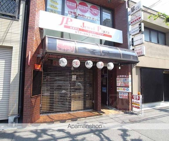 翠ビルの玄関写真