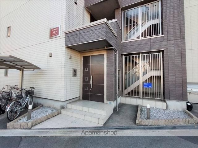 アリュールの玄関写真