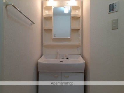 コーポさくら　Ｂ棟[2DK/49.17m2]の洗面所