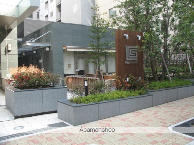 ビオール大阪大手前タワーの玄関写真