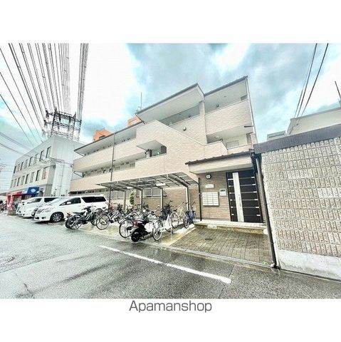 アンプルールフェールバレルコートの外観写真