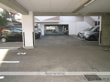 ハープ・スクウェアー[3LDK/66.34m2]の駐車場