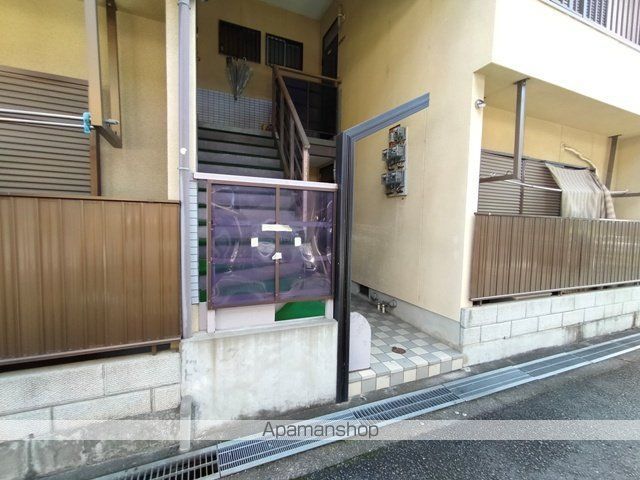 交久瀬ハイツB棟の玄関写真