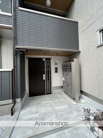 チェリーカーサ西原の玄関写真