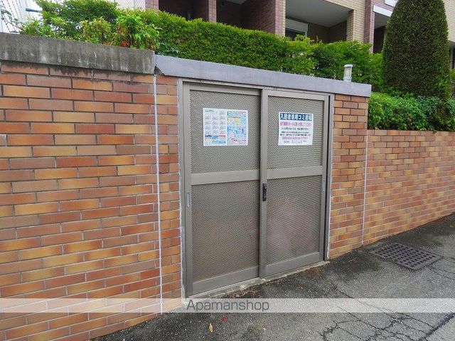 シャルマンフラットリヴァーIIIの外観写真