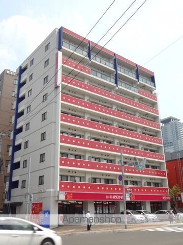 赤いマンション北大前の外観写真
