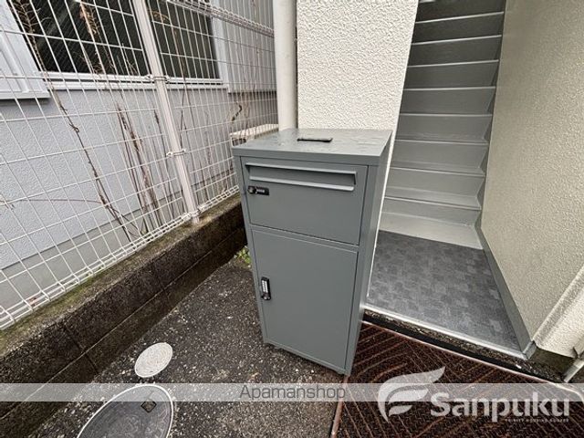 タカタビルの玄関写真
