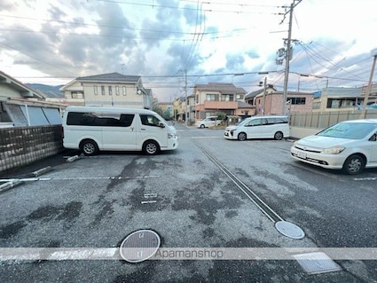 ＫＹＯマンション[1K/24.2m2]の駐車場